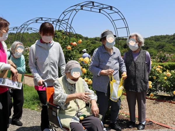 摜